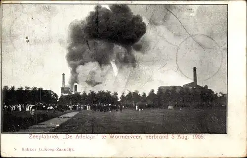 Ak Wormerveer Nordholland, Brand der Seifenfabrik De Adelaar am 5. August 1906