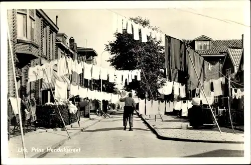 Ak Urk Flevoland Niederlande, Prins Hendrikstraat, Wäscheleinen