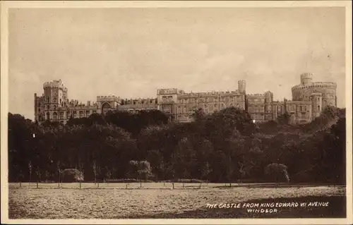 Ak Windsor Berkshire England, Windsor Castle from King Edward VII Avenue