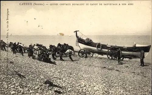 Ak Cayeux Somme, Quinze chevaux rehalent le canot de sauvetage a son abri