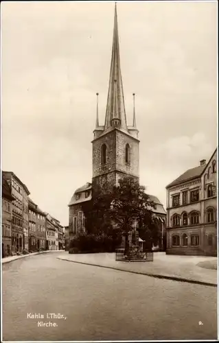 Ak Kahla im Saale Holzland Kreis Thüringen, Straßenpartie an der Kirche