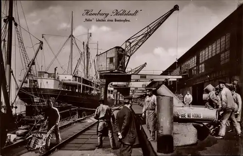 Ak Hamburg, Hafen, Löschen eines Seedampfers