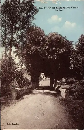 Ak Saint-Priest-Ligeure Haute Vienne, Le Pont, Brücke, Bäume