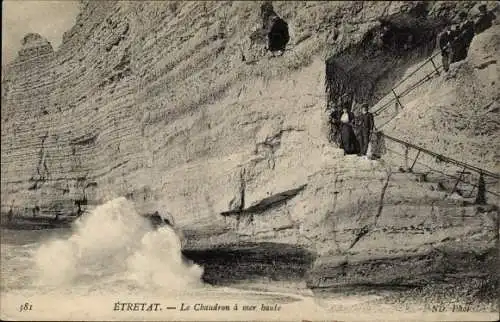 Ak Étretat Seine Maritime, Le Chaudron á mer haute