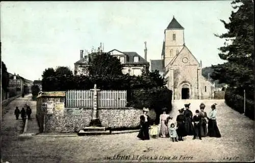 Ak Étretat Seine Maritime, L'Eglise, la croix de Pierre