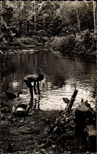 Ak Abidjan Elfenbeinküste, Dans la Forêt du Banco