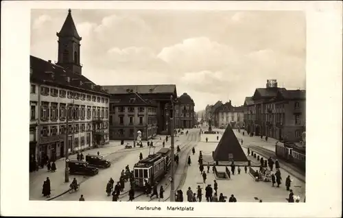 Ak Karlsruhe in Baden, Marktplatz, Straßenbahn