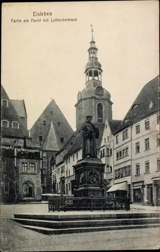 Ak Lutherstadt Eisleben, Partie am Markt mit Lutherdenkmal