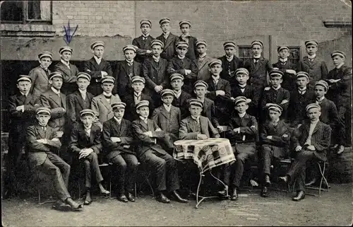 Studentika Ak Lutherstadt Eisleben, Gruppenfoto