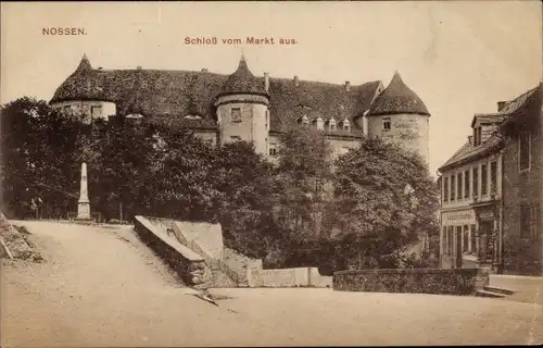 Ak Nossen in Sachsen, Schloss vom Markt aus