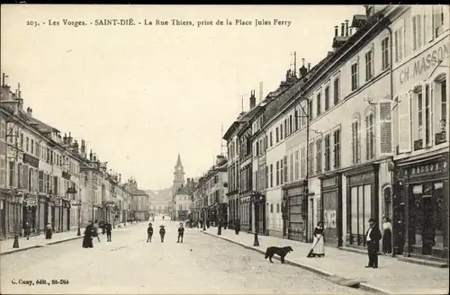 Ak Saint Die Lothringen Vosges, La Rue Thiers prise de la Place Jules Ferry