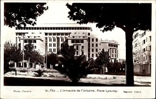 Ak Fès Fez Marokko, L'immeuble de l'Urbaine, Place Lyautey