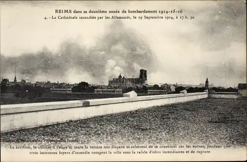 Ak Reims Marne, dans sa deuxiéme année de bombardement 1914-1915