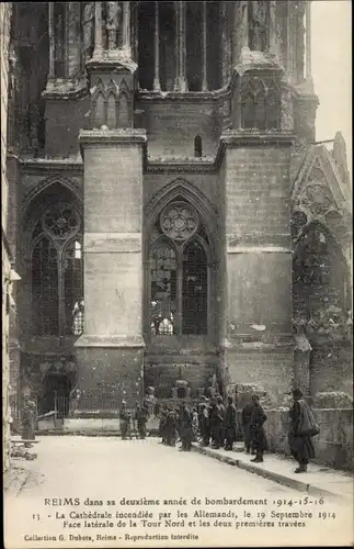 Ak Reims Marne, La Cathédrale incendiée par les Allemands, 1914