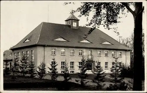 Foto Ak Colditz in Sachsen, Gebäude, Außenansicht, Turmuhr