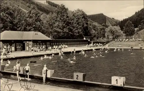 Ak Leutenberg in Thüringen, Schwimmbad, Badende