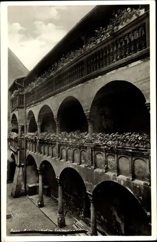 Ak Hohenberg an der Eger Oberfranken, Arkadenhof im Schirndingerhaus, Balkon