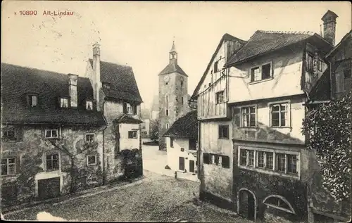 Ak Lindau in Bodensee Schwaben, Alt-Lindau, Gasse mit Blick auf Kirche