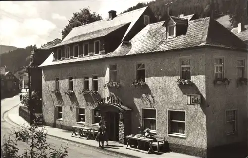 Ak Unterweißbach Thüringer Wald, HO-Gaststätte "Zur Linde", Außenansicht