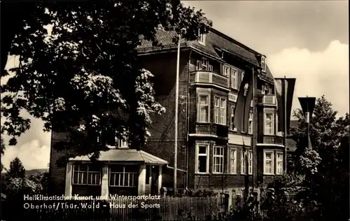 Ak Oberhof im Thüringer Wald, Haus des Sports, Außenansicht und Garten