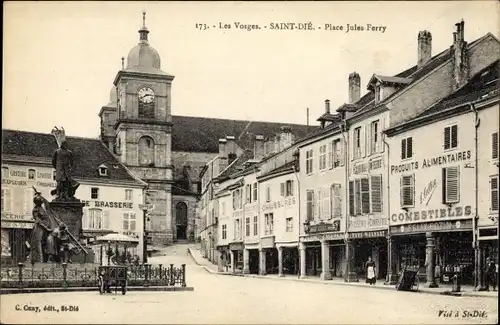 Ak Saint Dié des Vosges, Place Jules Ferry, Brasserie