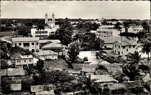 Ak Douala Duala Kamerun, au fond, la Cathedrale