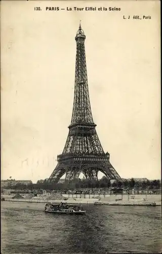 Ak Paris VII, La Tour Eiffel, Eiffelturm, La Tour Eiffel et la Seine, Schiff