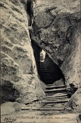 Ak Hohnstein Sächsische Schweiz, Wolfsschlucht, Höhle, Treppe, Fels