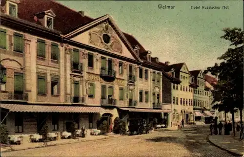 Ak Weimar, Blick zum Hotel Russischer Hof, Straße