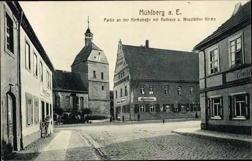Ak Mühlberg an der Elbe Brandenburg, Partie an der Kirchstraße mit Rathaus Neustädler Kirche