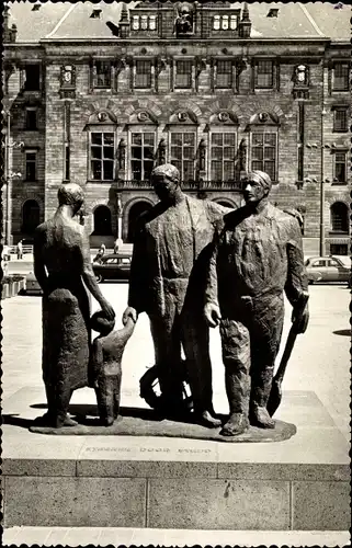 Ak Rotterdam Südholland Niederlande, Verzetsmonument, Stadhuisplein