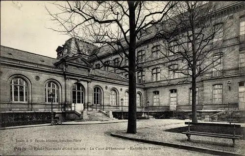 Ak Paris XVI, Ecole Normale d'Instituteurs, La Cour d'Honneur, Entree de l'Ecole, Schule
