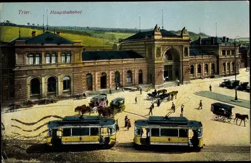 Ak Trier in Rheinland Pfalz, Hauptbahnhof, Straßenbahnen