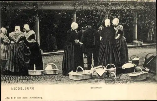 Ak Middelburg Zeeland Niederlande, Botermarkt, Buttermarkt, Frauen in Tracht