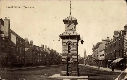 Ak Tynemouth North East England, Front Street, Denkmal, Geschäfte