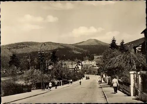 Ak Zella Mehlis im Thüringer Wald, Ernst-Thälmann-Straße, Blick auf den Rappberg