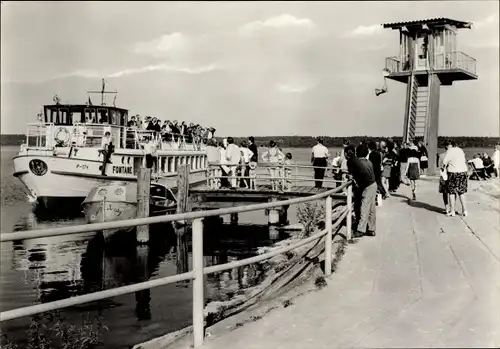 Ak Klink an der Müritz, FDGB Urlaubersiedlung Völkerfreundschaft, An der Mole, Schiff Fontane