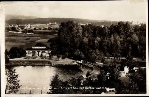 Ak Bad Salzuflen in Lippe, Kurpark, Partie am See mit Kaffeehäuschen