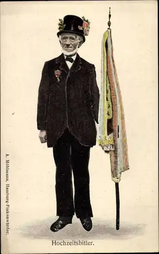 Ak Hochzeitsbitter mit Fahne, Zylinder mit Blumen geschmückt