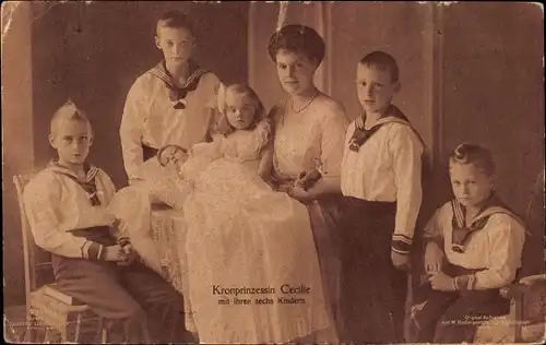 Ak Kronprinzessin Cecilie mit ihren sechs Kindern