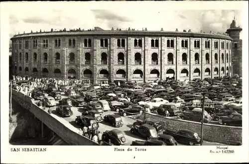 Ak Donostia San Sebastian Baskenland, Plaza de Toros, Autos