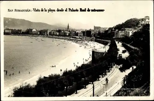 Ak Donostia San Sebastian Baskenland, Vista de la playa desde el Palacio Real