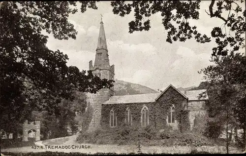 Ak Tremadog Wales, Church