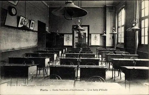 Ak Paris XVI,  Ecole Normale d'Instituteurs, Une Salle d'Etude