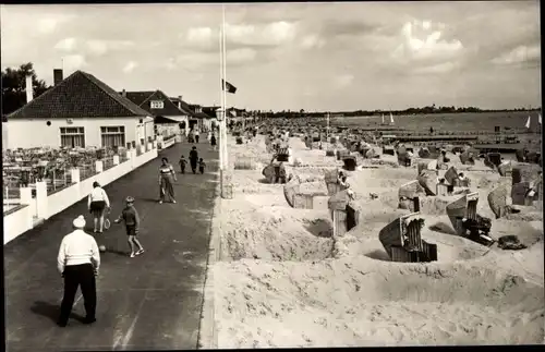 Ak Ostseebad Kellenhusen in Holstein, Strandpromenade, Strankorb