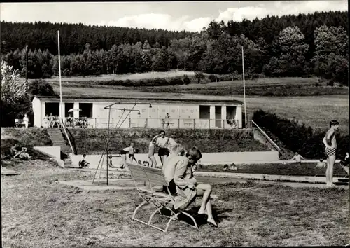 Ak Struth Helmershof Floh Seligenthal im Thüringer Wald, Bergschwimmbad, Badegäste