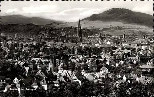 Ak Freiburg im Breisgau, Panorama mit Kirchturm