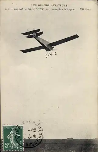 Ak Französisches Flugzeug, Les Grands Aviateurs, Un vol de Nieuport, sur monoplan Nieuport