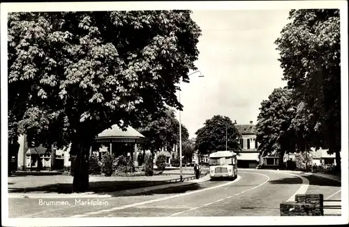 Ak Brummen Gelderland, Marktplein, Bus, Straßenpartie