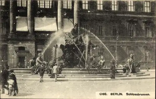 Ak Berlin Mitte, Partie am Schlossbrunnen. 1891 enthüllt